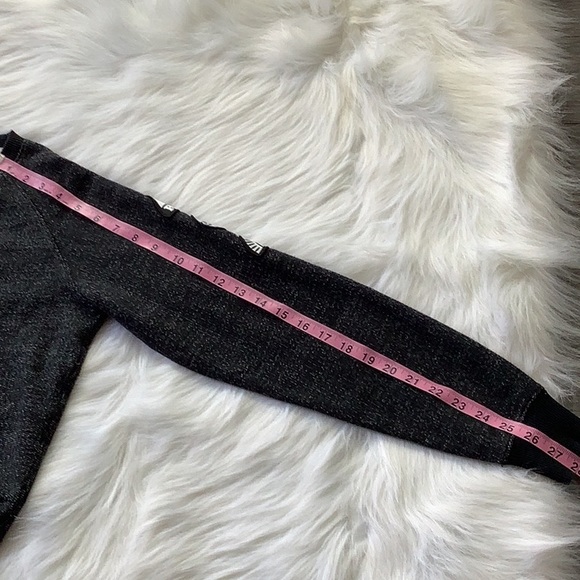 ROOTS Mont Tremblant Canada Sweatshirt - Picture 9 of 12